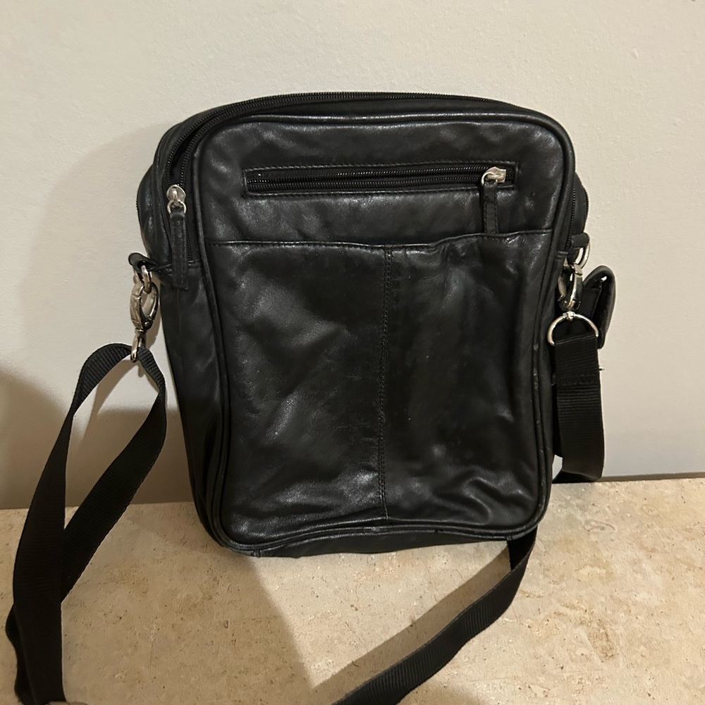 Wilson Leather Messenger Bag